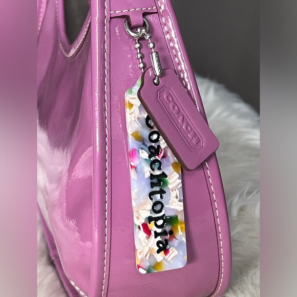 CQ003 - Coach Ergo Bag in Crinkle Patent Coachtopia Leather - Picture 4 of 12